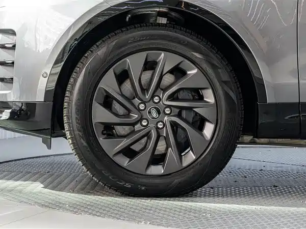 Land Rover Discovery 2023
