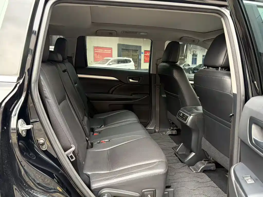 Toyota Highlander 2016 — фото 11