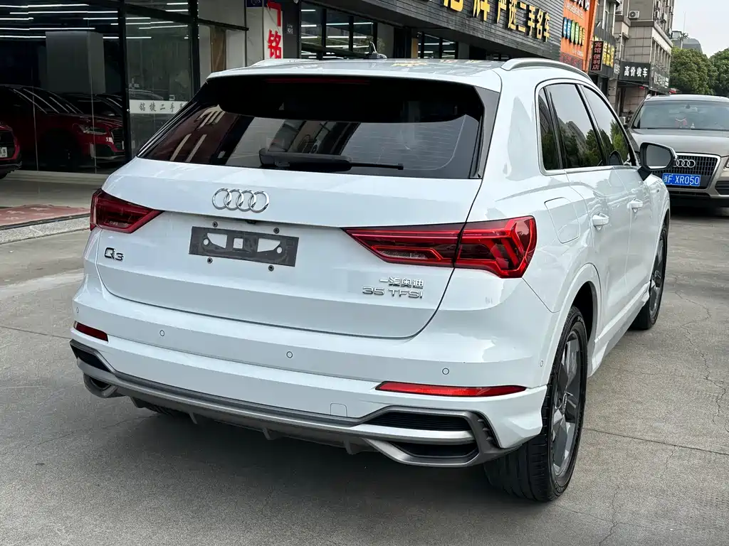 Audi Q3 2021 — фото 8