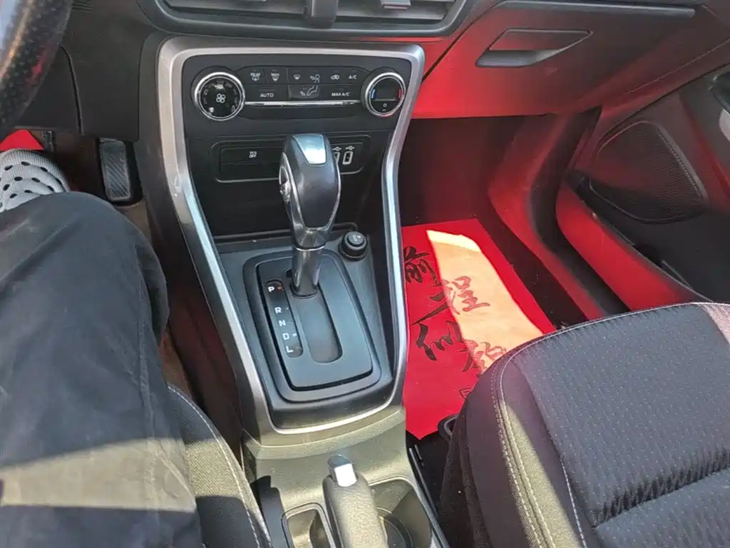 Ford Ecosport 2018 — фото 14