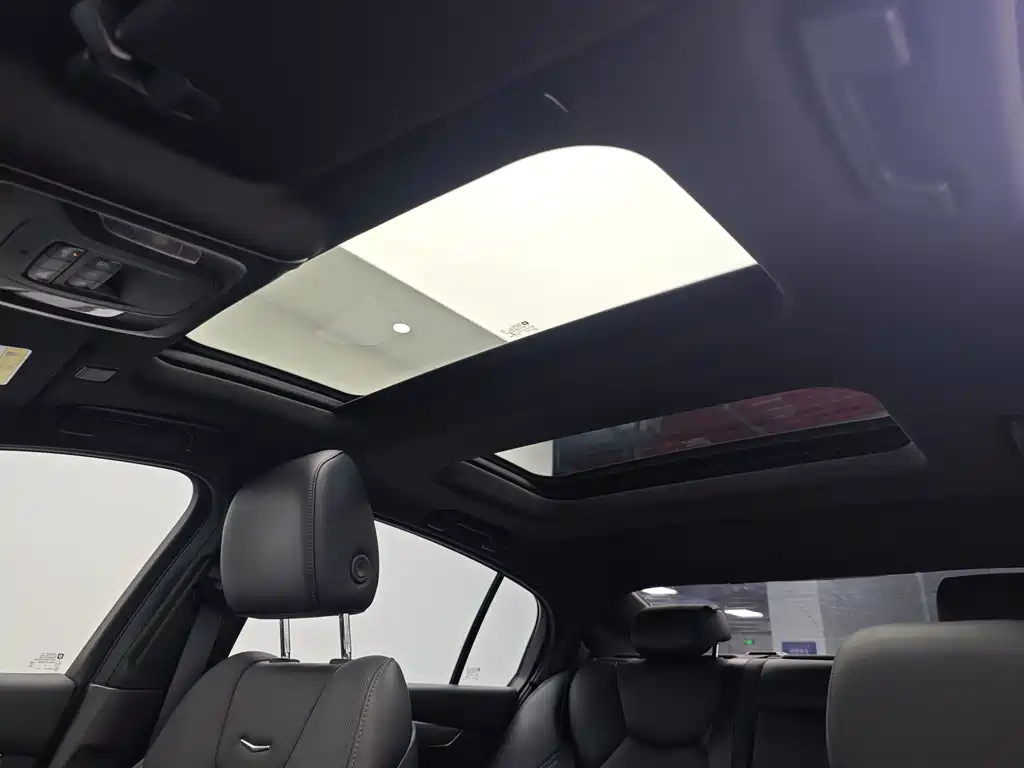 Cadillac CT5 2022 — фото 12