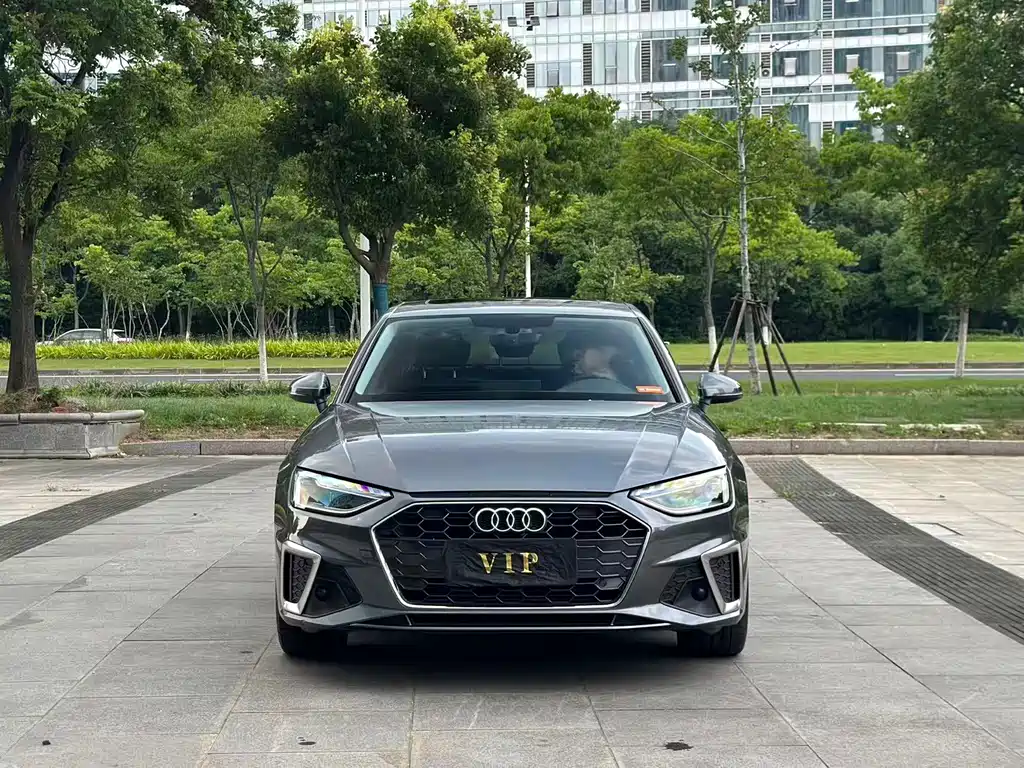Audi A4L 2021