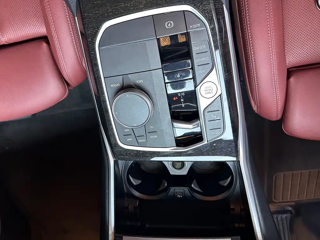BMW 3 Series 2023 — фото 10