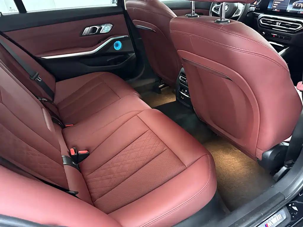 BMW 3 Series 2023 — фото 16