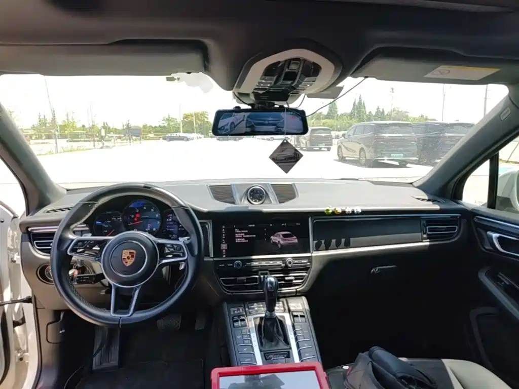 Porsche Macan 2020 — фото 10