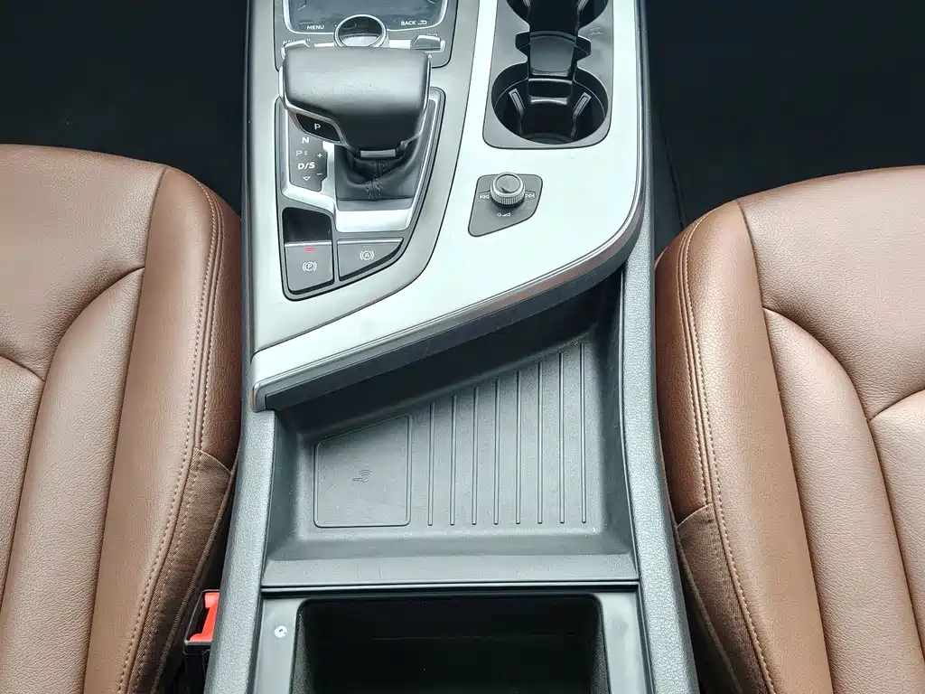Audi Q7 2019 — фото 19