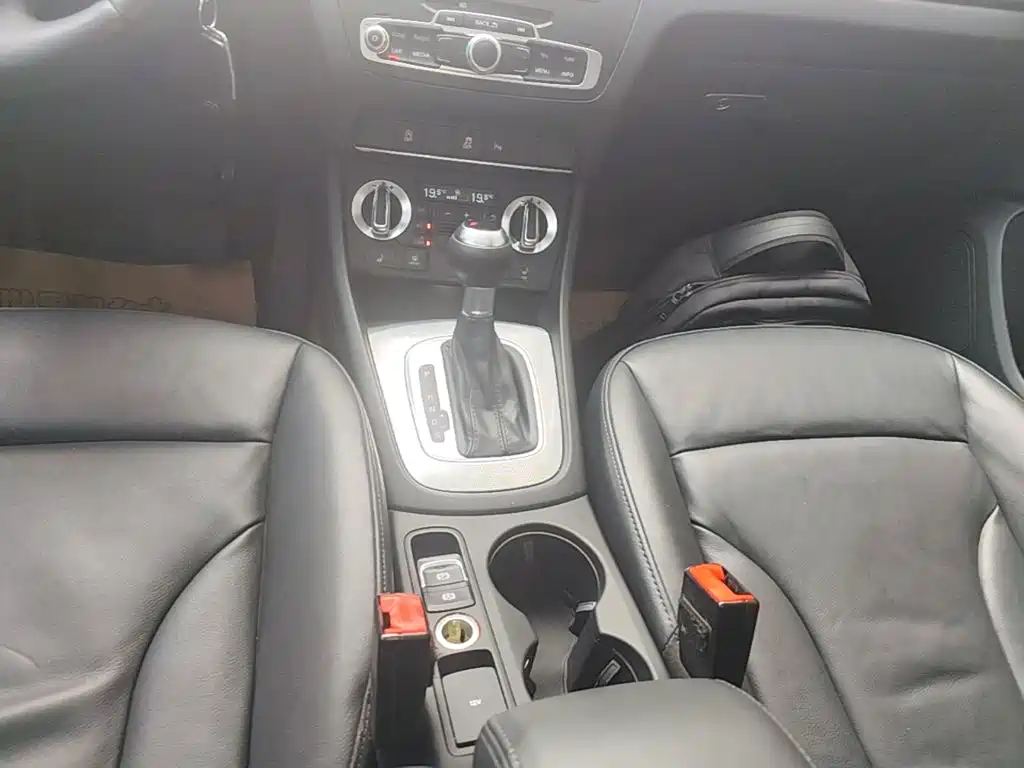 Audi Q3 2014 — фото 14