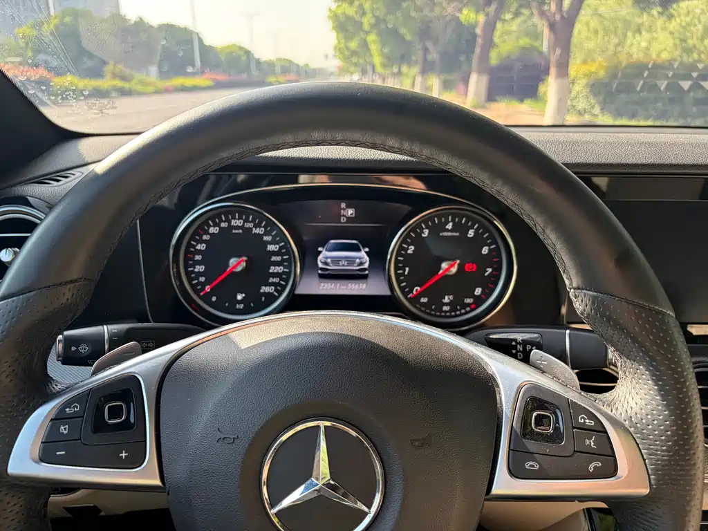 Mercedes-Benz E-Class 2018 — фото 12