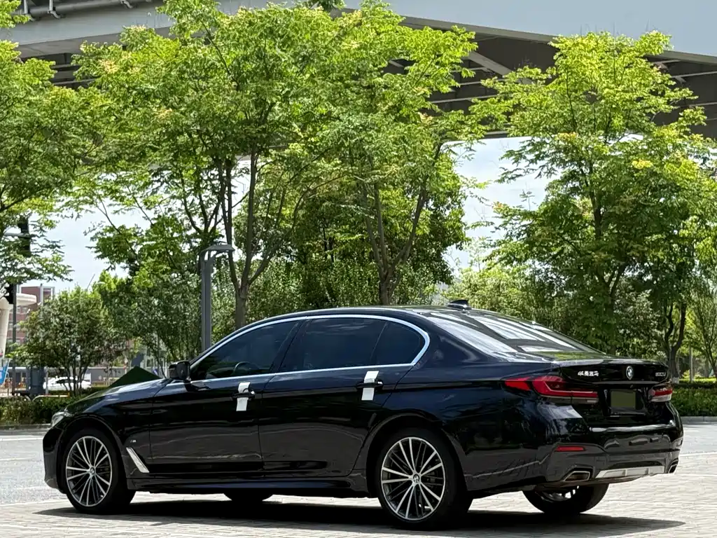 BMW 5 Series 2023