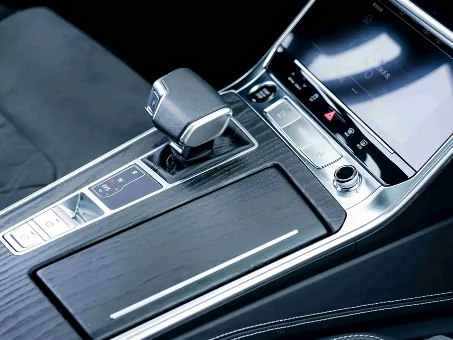 Audi A6L 2025 — фото 20
