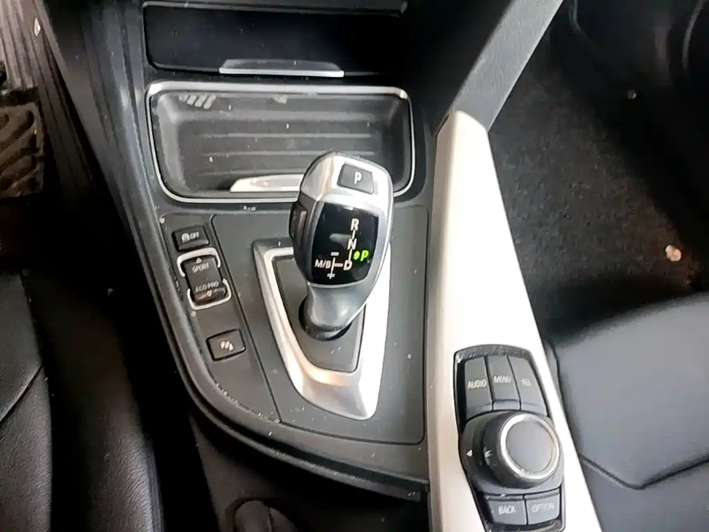BMW 3 Series 2015 — фото 14