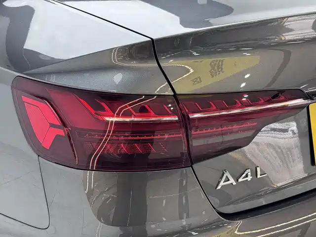 Audi A4L 2022 — фото 17