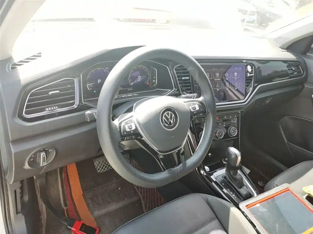 Volkswagen T-Roc 2021 — фото 10