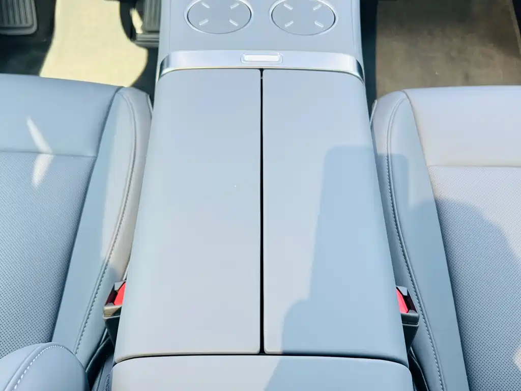 Xiaomi YU7 2026 — фото 15