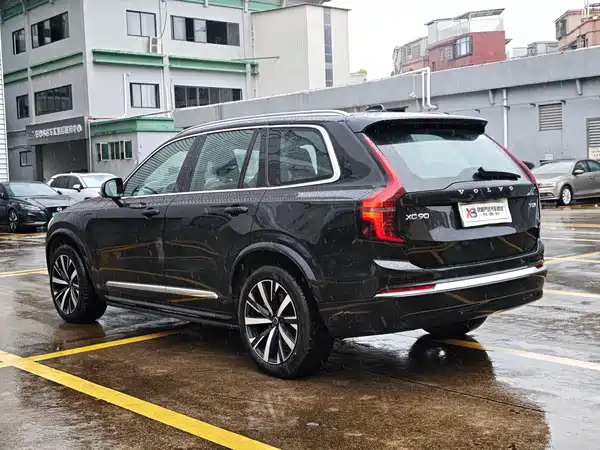 Volvo XC90 Plug-In Hybrid 2025