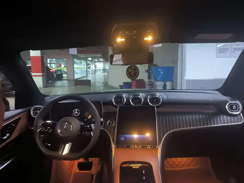 Mercedes-Benz GLC 2025