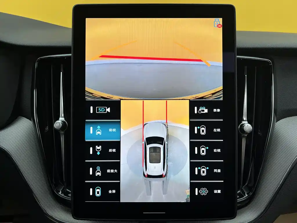 Volvo XC60 2025 — фото 26