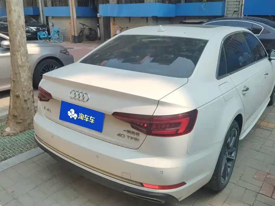 Audi A4L 2019