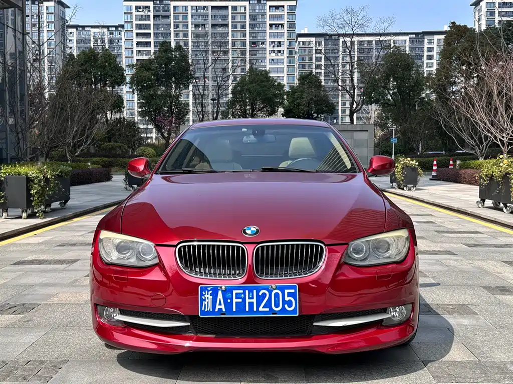 BMW 3 Series 2011 — фото 2