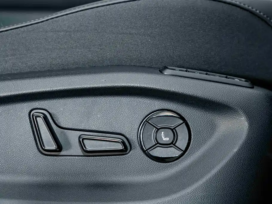 Volkswagen Tiguan L 2024 — фото 21
