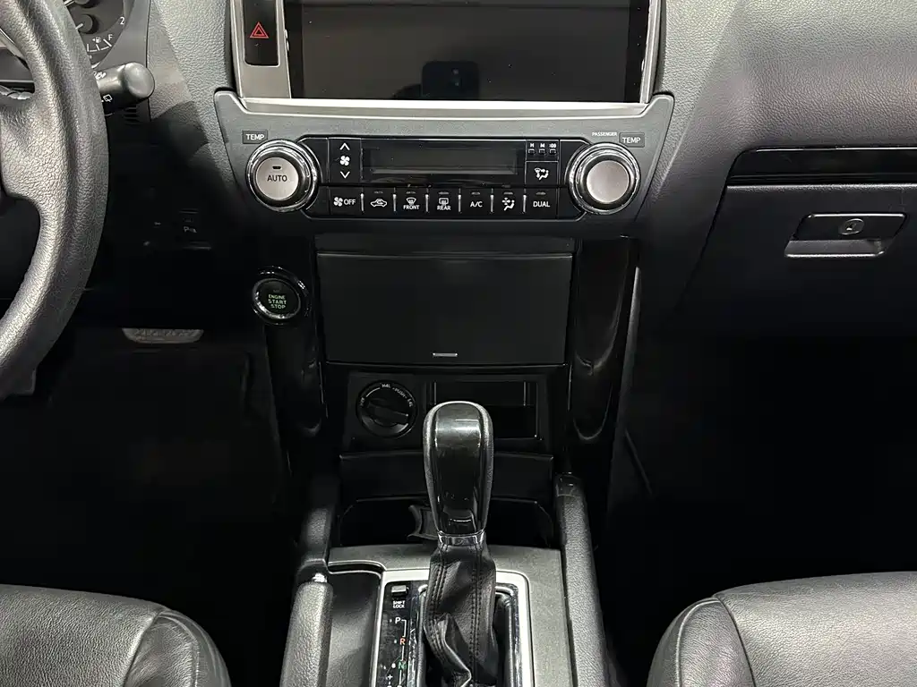 Toyota Prado 2017 — фото 27