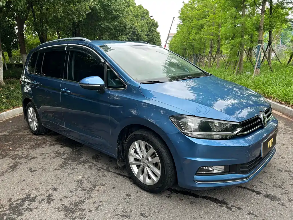 Volkswagen Touran 2017 — фото 2