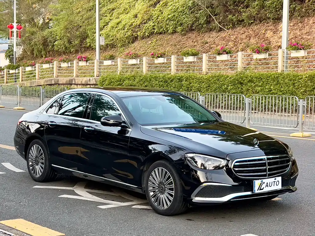 Mercedes-Benz E-Class 2021 — фото 3