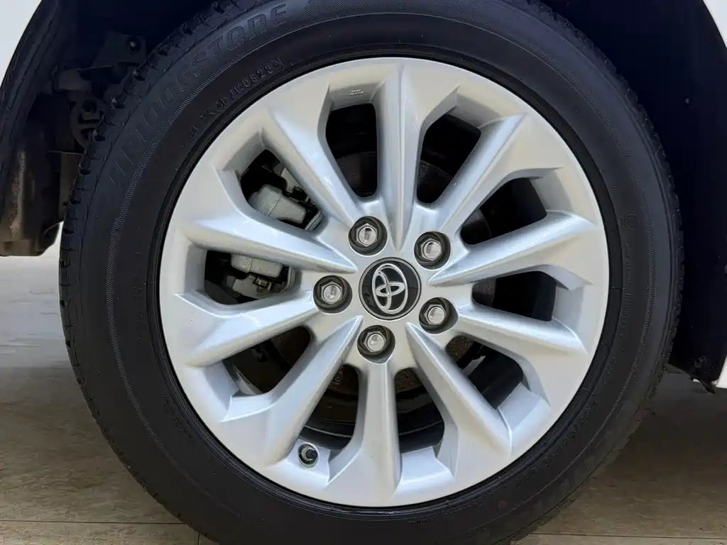Toyota Corolla 2023 — фото 23