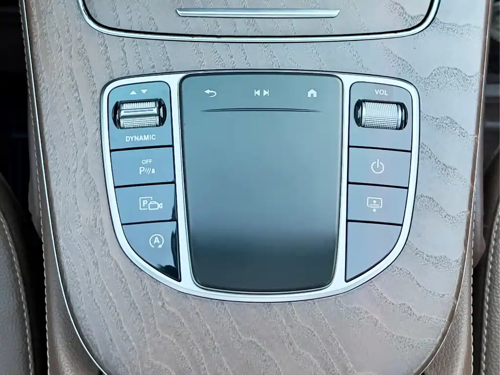 Mercedes-Benz E-Class 2021 — фото 15