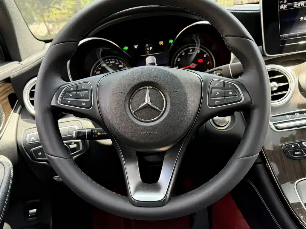Mercedes-Benz GLC 2018 — фото 8