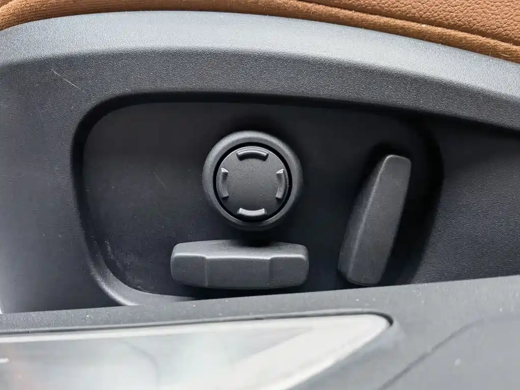 Jaguar XFL 2023 — фото 17