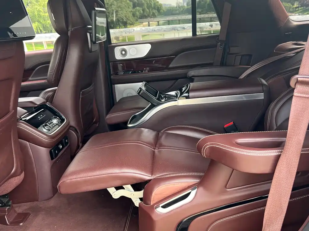 Lincoln Navigator 2020 — фото 9