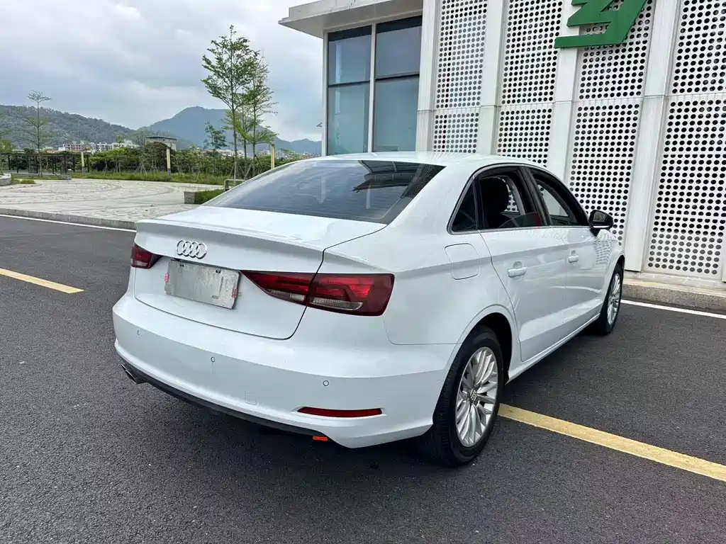 Audi A3 2017 — фото 27
