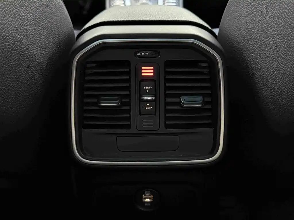 Porsche Macan 2017 — фото 10
