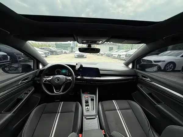Volkswagen Golf 2023