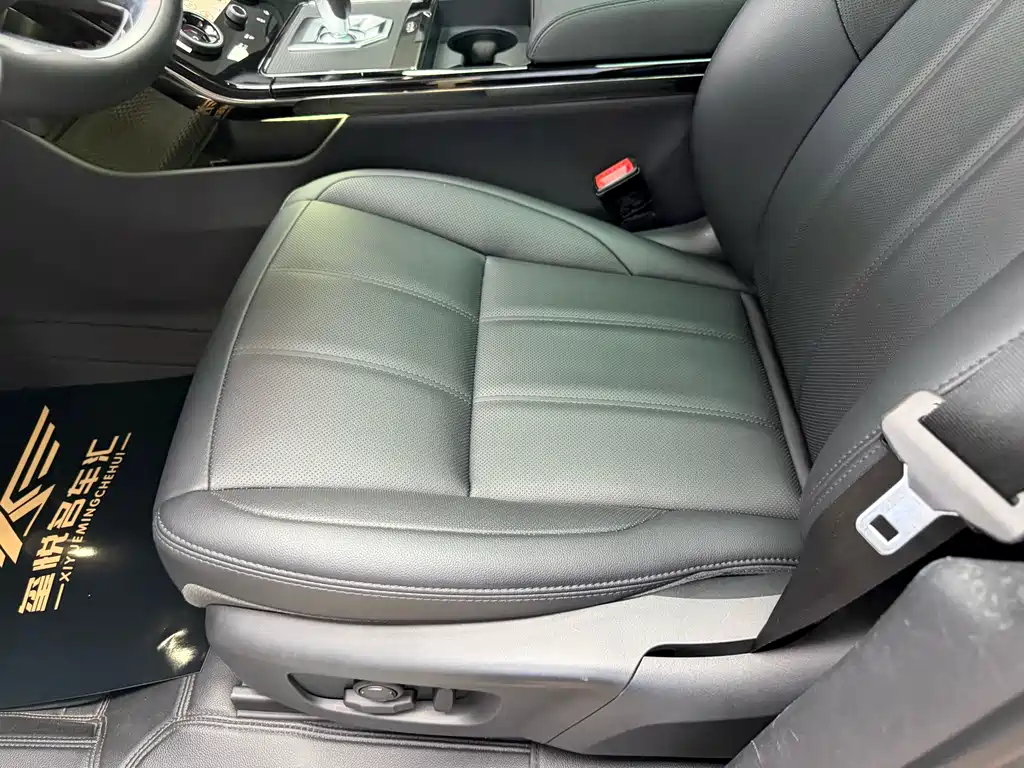 Land Rover Evoque 2021 — фото 11