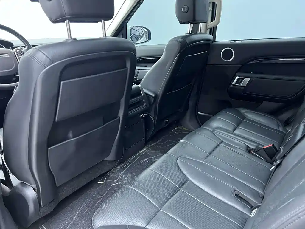 Land Rover Discovery 2018 — фото 12