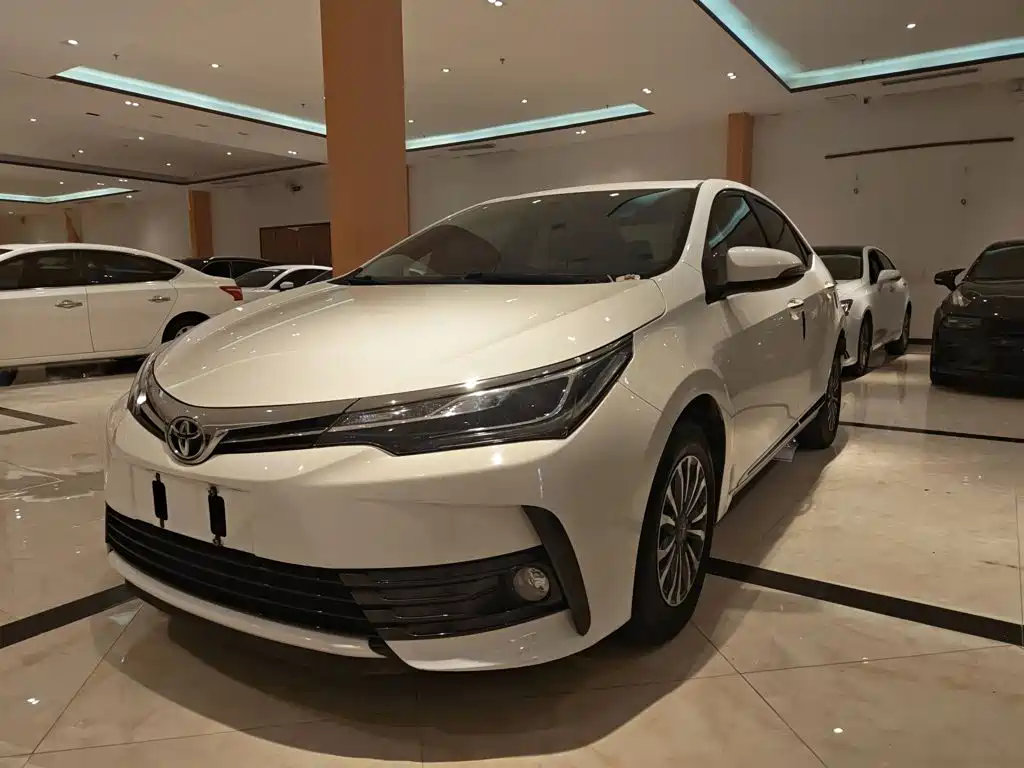 Toyota Corolla 2019 — фото 1