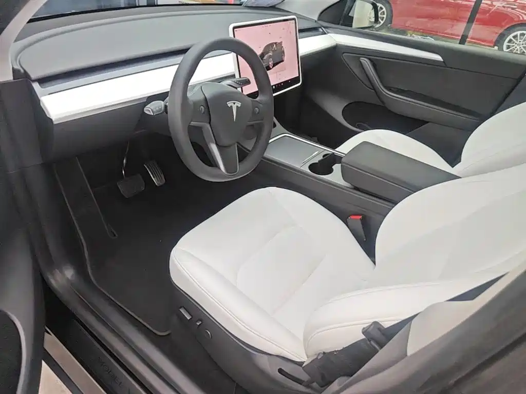 Tesla Model Y 2023 — фото 15