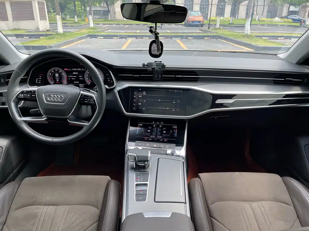 Audi A7L 2023 — фото 16