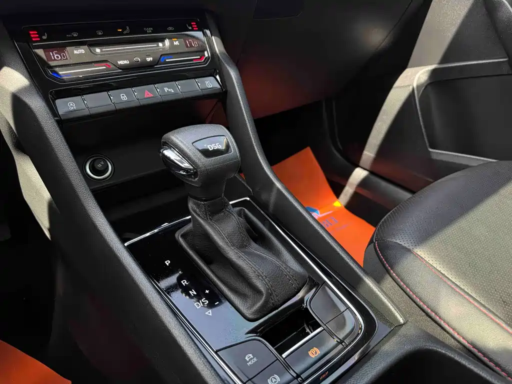 Skoda Karoq 2023 — фото 13