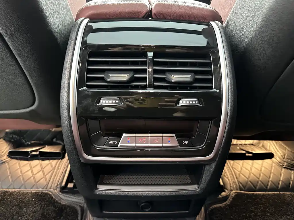 BMW X6 2023 — фото 19