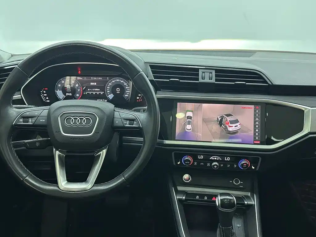 Audi Q3 2022 — фото 11