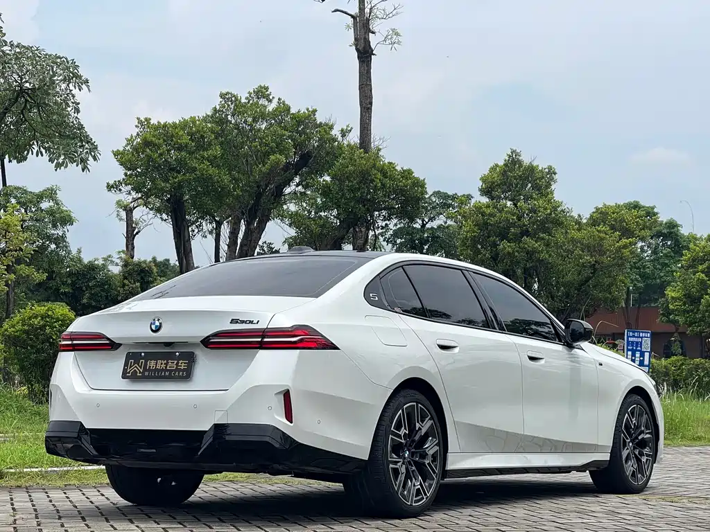 BMW 5 Series 2026