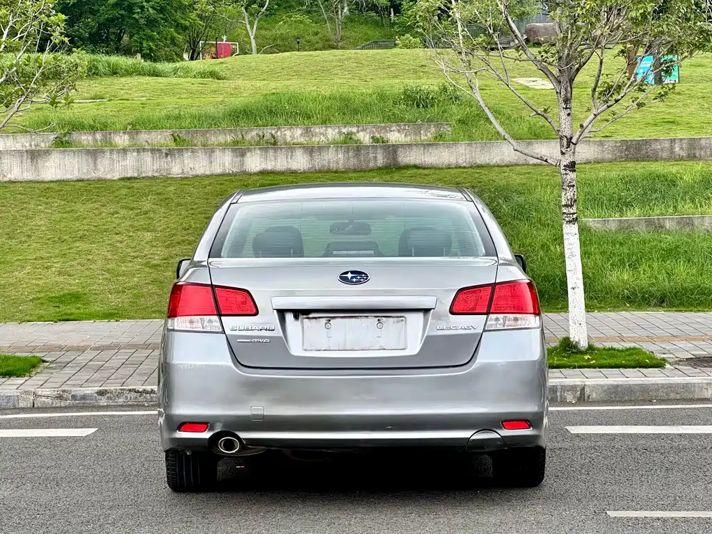 Subaru Legacy 2010 — фото 15