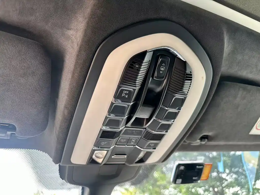 Porsche Cayenne 2016 — фото 20