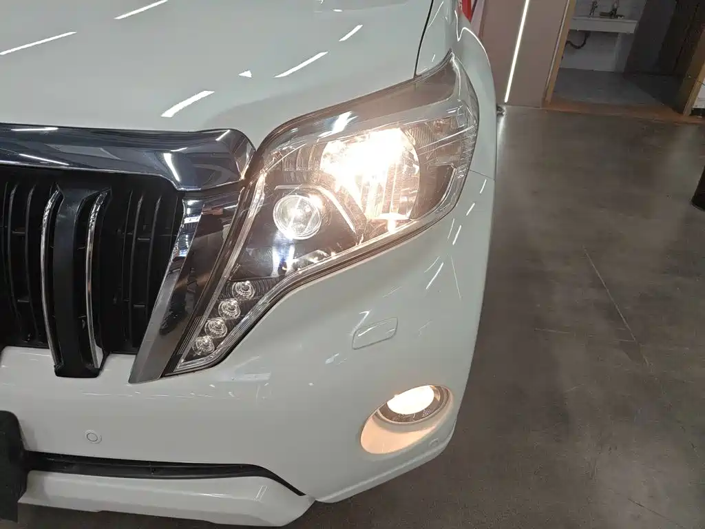 Toyota Prado 2016 — фото 15