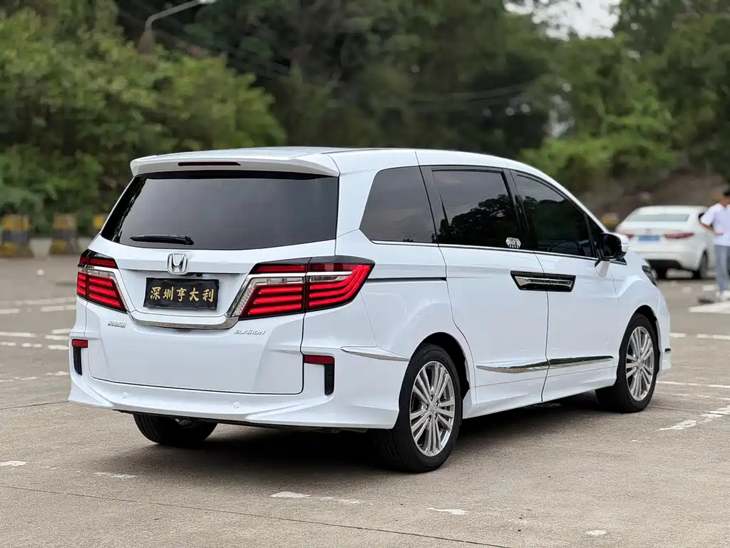 Honda Elysion 2019 — фото 17