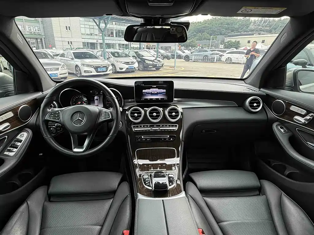 Mercedes-Benz GLC 2019 — фото 12
