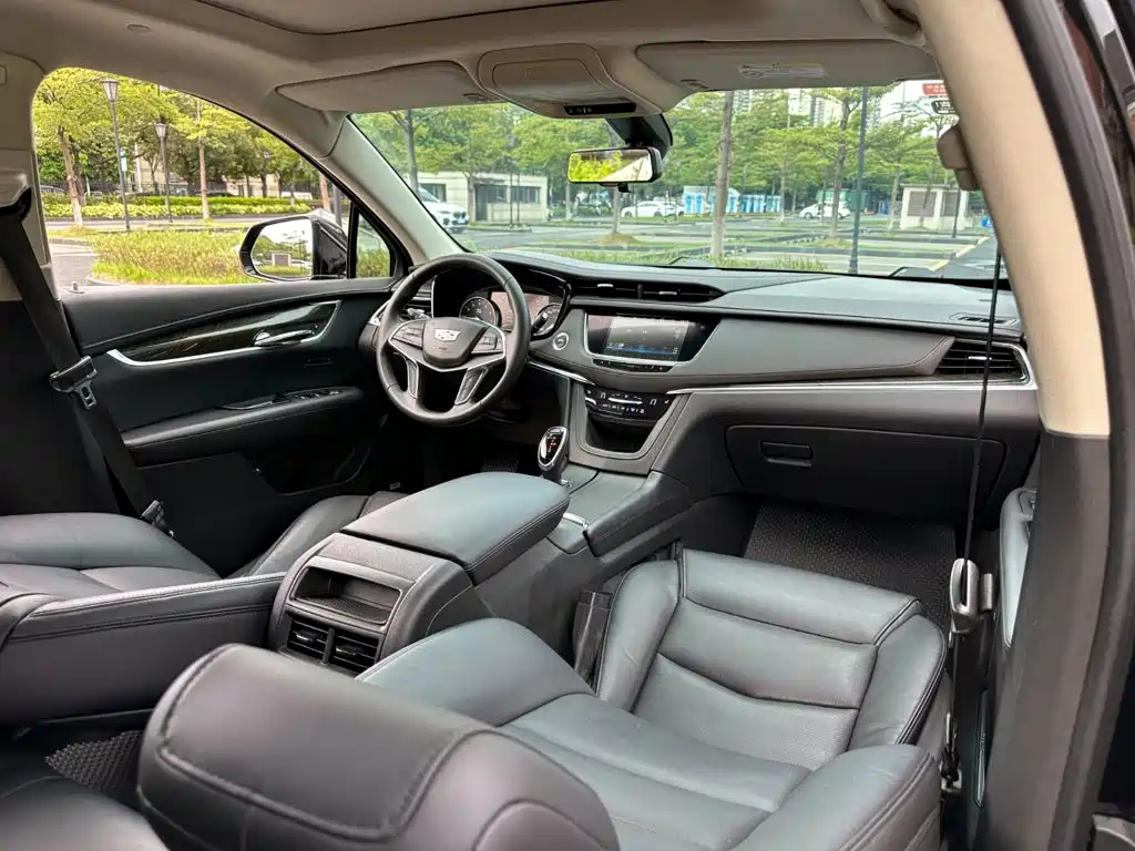 Cadillac XT5 2018 — фото 10